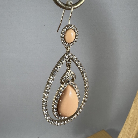 Gold Tone Peach Rhinestone Dangle Earrings Teardrop Ornate Fashion Statement - Picture 4 of 6